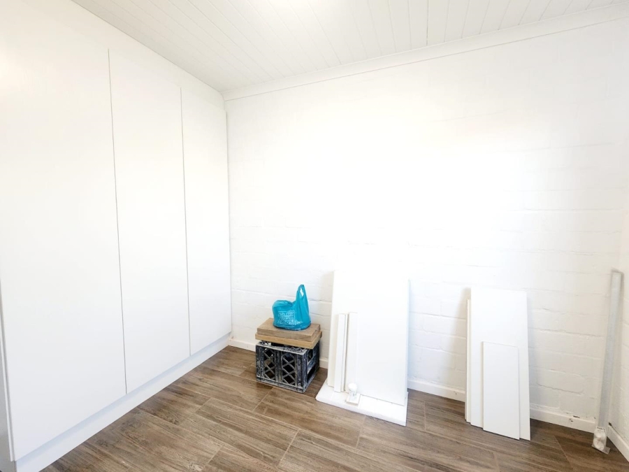 To Let 2 Bedroom Property for Rent in Bothasig Western Cape
